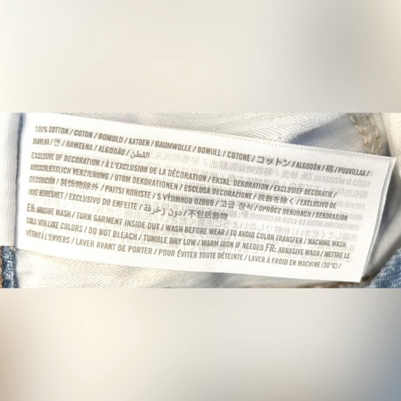 Abercrombie & Fitch High Rise Mom Ankle Jean, Acid Wash with Frayed Hem, 0R (25) - Picture 9 of 14